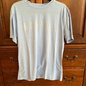 Nobull T-shirt. Size L